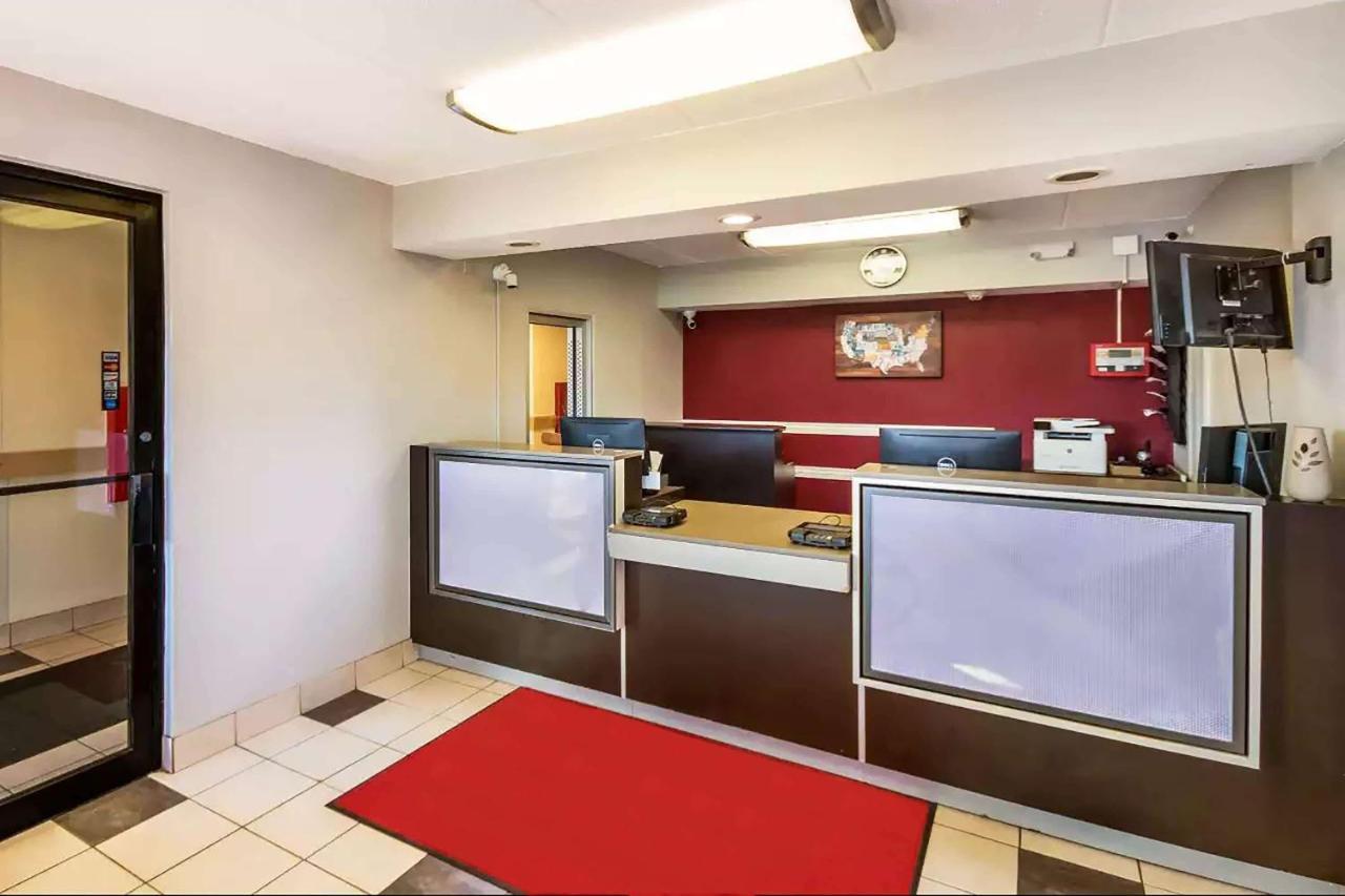 Super 8 By Wyndham Charleston Wv Hotel Екстериор снимка
