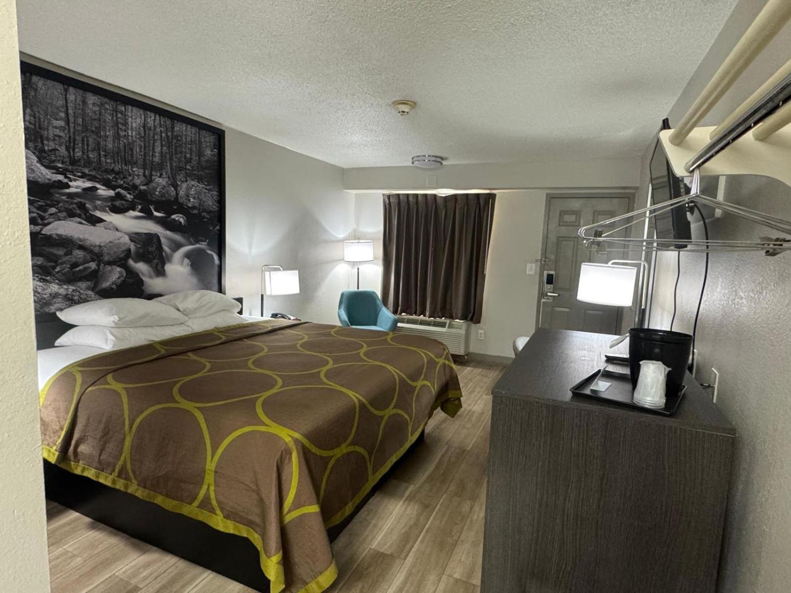 Super 8 By Wyndham Charleston Wv Hotel Екстериор снимка